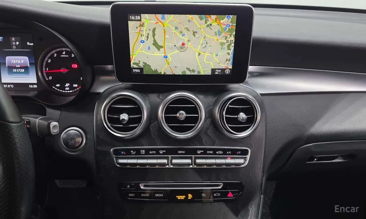 Mercedes-Benz GLC * GCL300 4MATIC Coupe * ЦЕНА ДО БГ, снимка 11 - Автомобили и джипове - 55606332