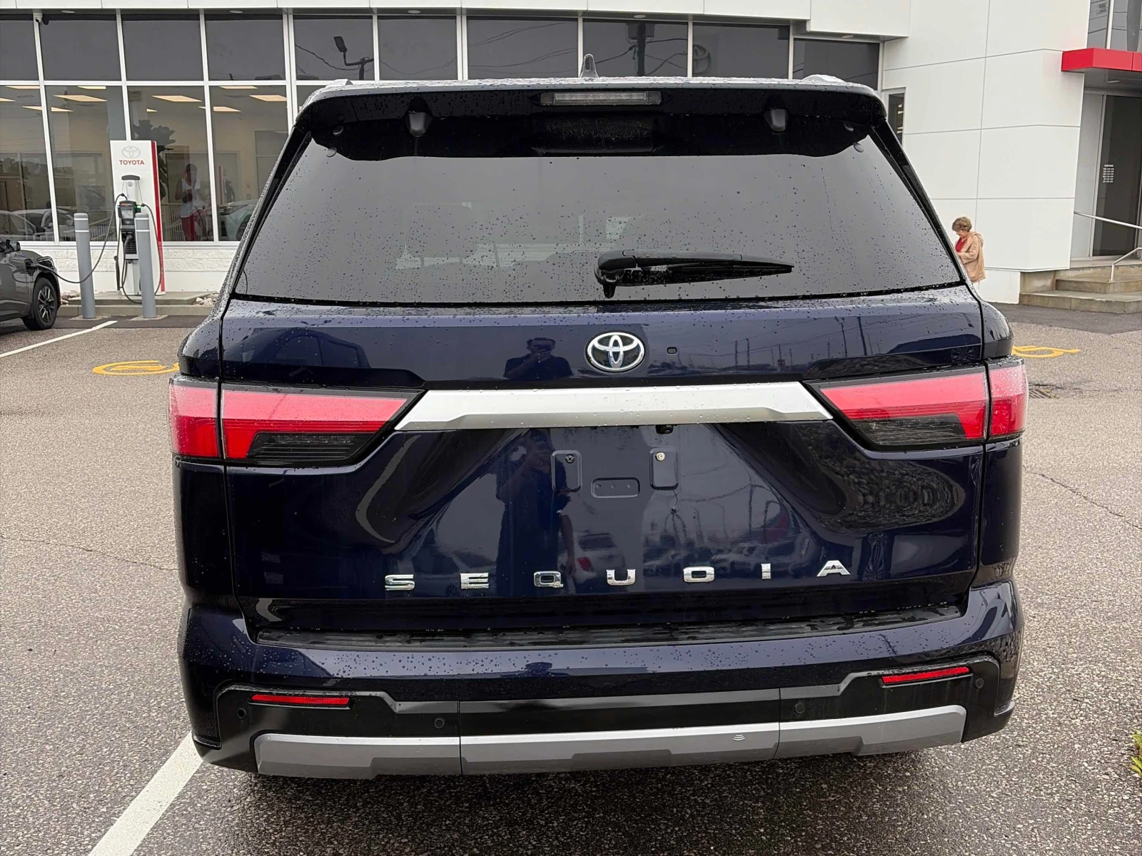 Toyota Sequoia CAPSTONE / ОБДУХВАНЕ / 360 / DISTRONIC / CARFAX, снимка 4 - Автомобили и джипове - 55897137