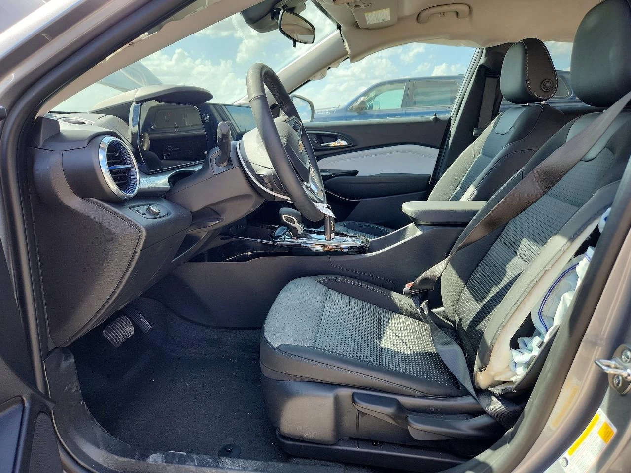 Chevrolet Trax 1.2l 1Lt, снимка 7 - Автомобили и джипове - 56034582