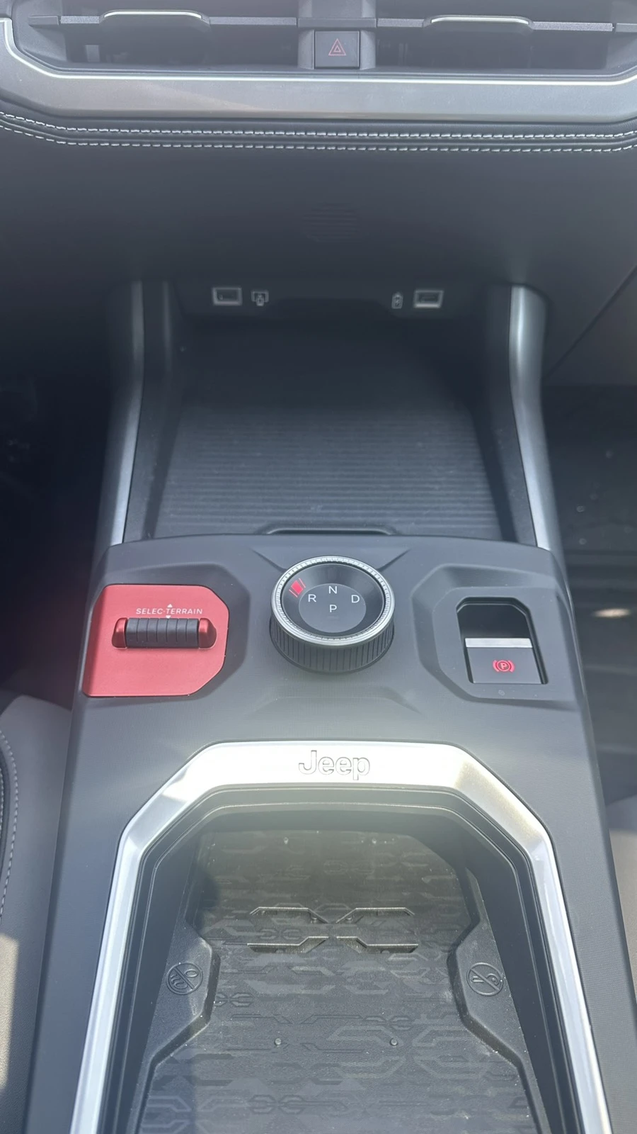 Jeep Compass e-HYBRID 48V petrol, снимка 17 - Автомобили и джипове - 56293817