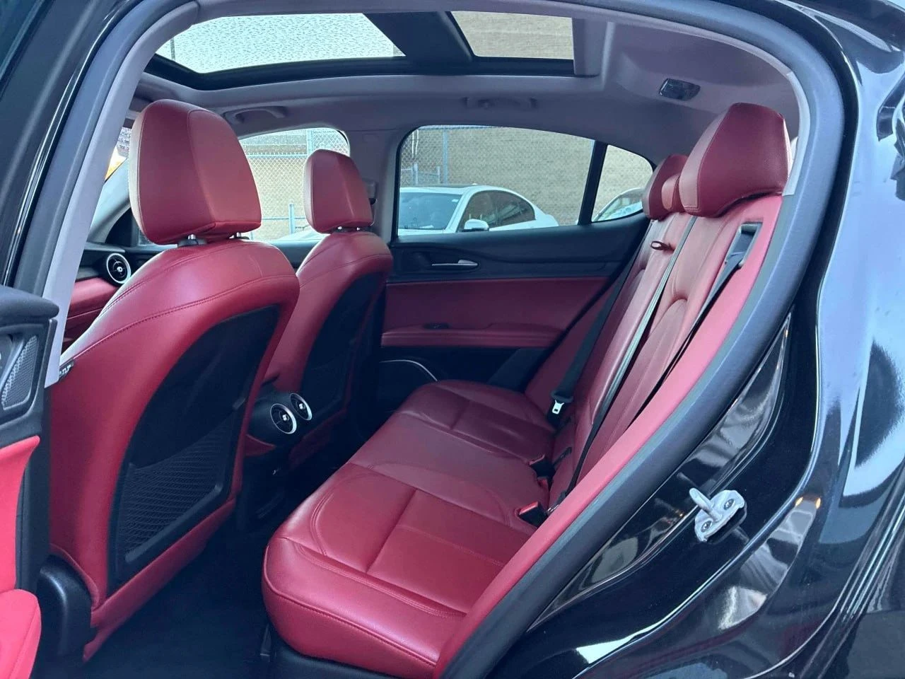 Alfa Romeo Stelvio, снимка 8 - Автомобили и джипове - 56727013