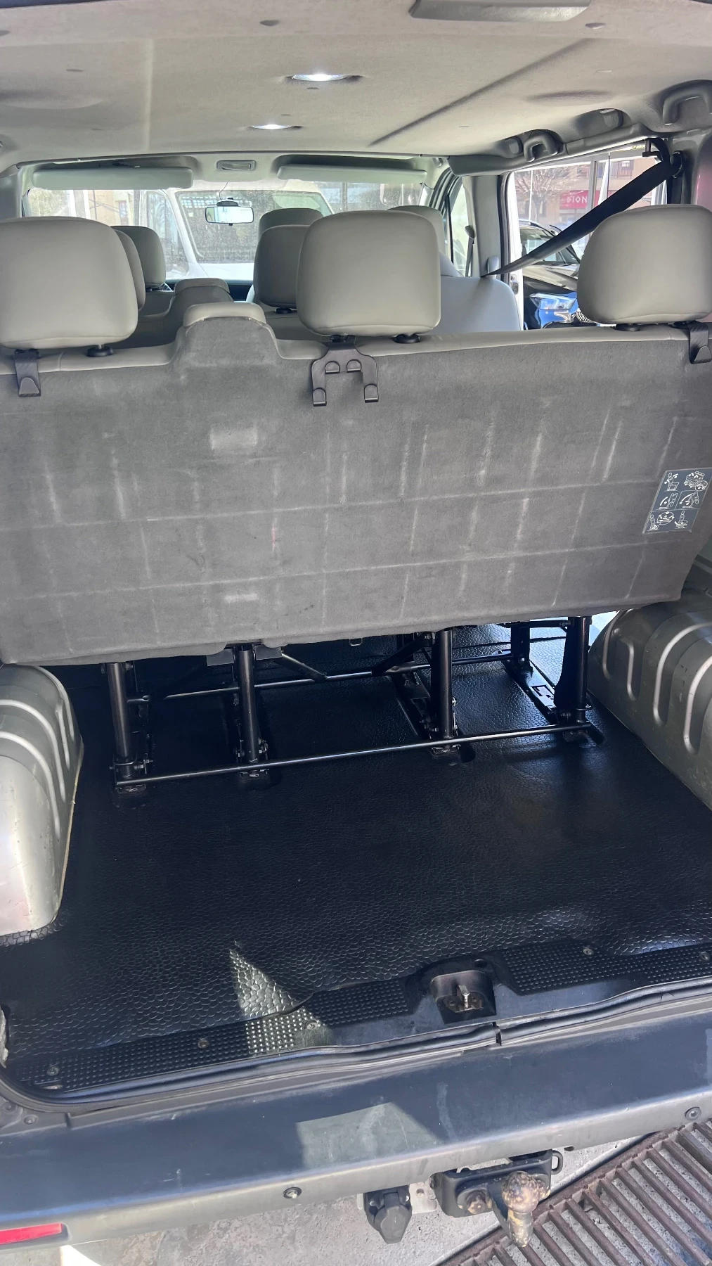 Opel Vivaro, снимка 10 - Бусове и автобуси - 55793364