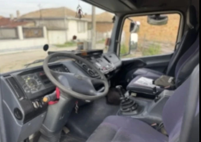Mercedes-Benz 815 Furgon, снимка 4 - Камиони - 55595613