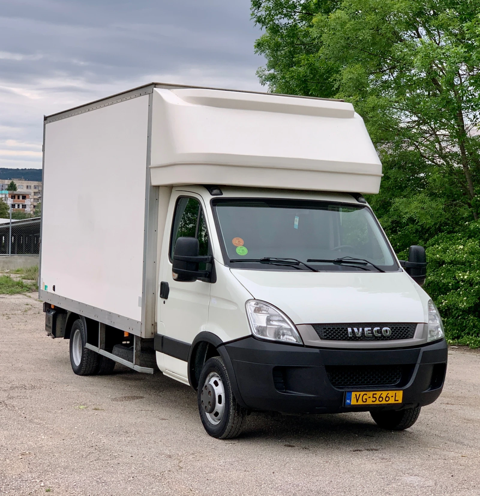 Iveco Daily 3.0* 183ХИЛ.КМ* КЛИМАТИК* ПАДАЩ БОРД* FACELIFT - изображение 10