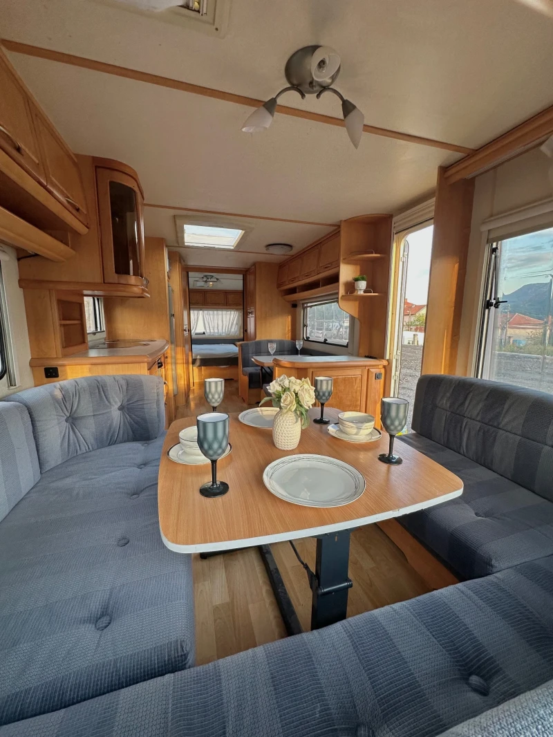 Каравана Hobby Prestige 720 / 9 метра/ НОВ ВНОС/ ГОЛЯМ ХЛАДИЛНИК/, снимка 9 - Каравани и кемпери - 52158998