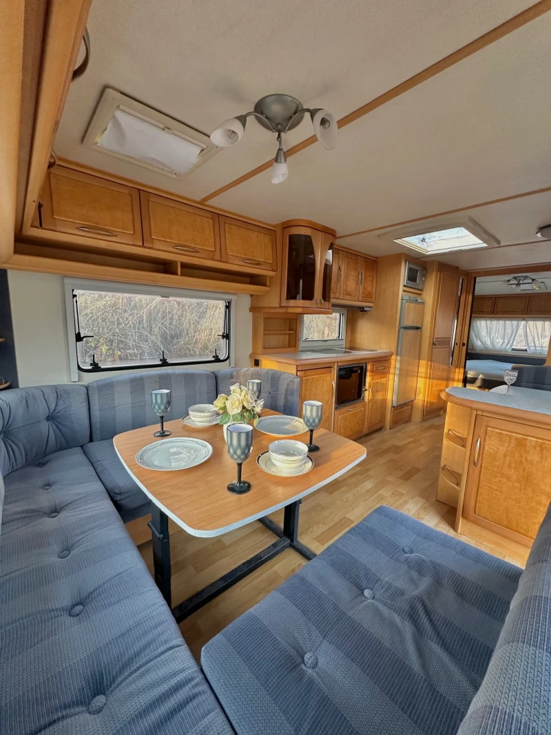 Каравана Hobby Prestige 720 / 9 метра/ НОВ ВНОС/ ГОЛЯМ ХЛАДИЛНИК/, снимка 8 - Каравани и кемпери - 52158998