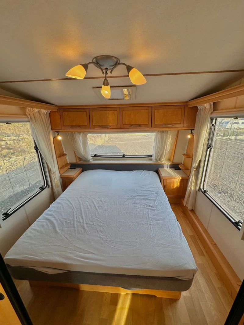 Каравана Hobby Prestige 720 / 9 метра/ НОВ ВНОС/ ГОЛЯМ ХЛАДИЛНИК/, снимка 15 - Каравани и кемпери - 52158998