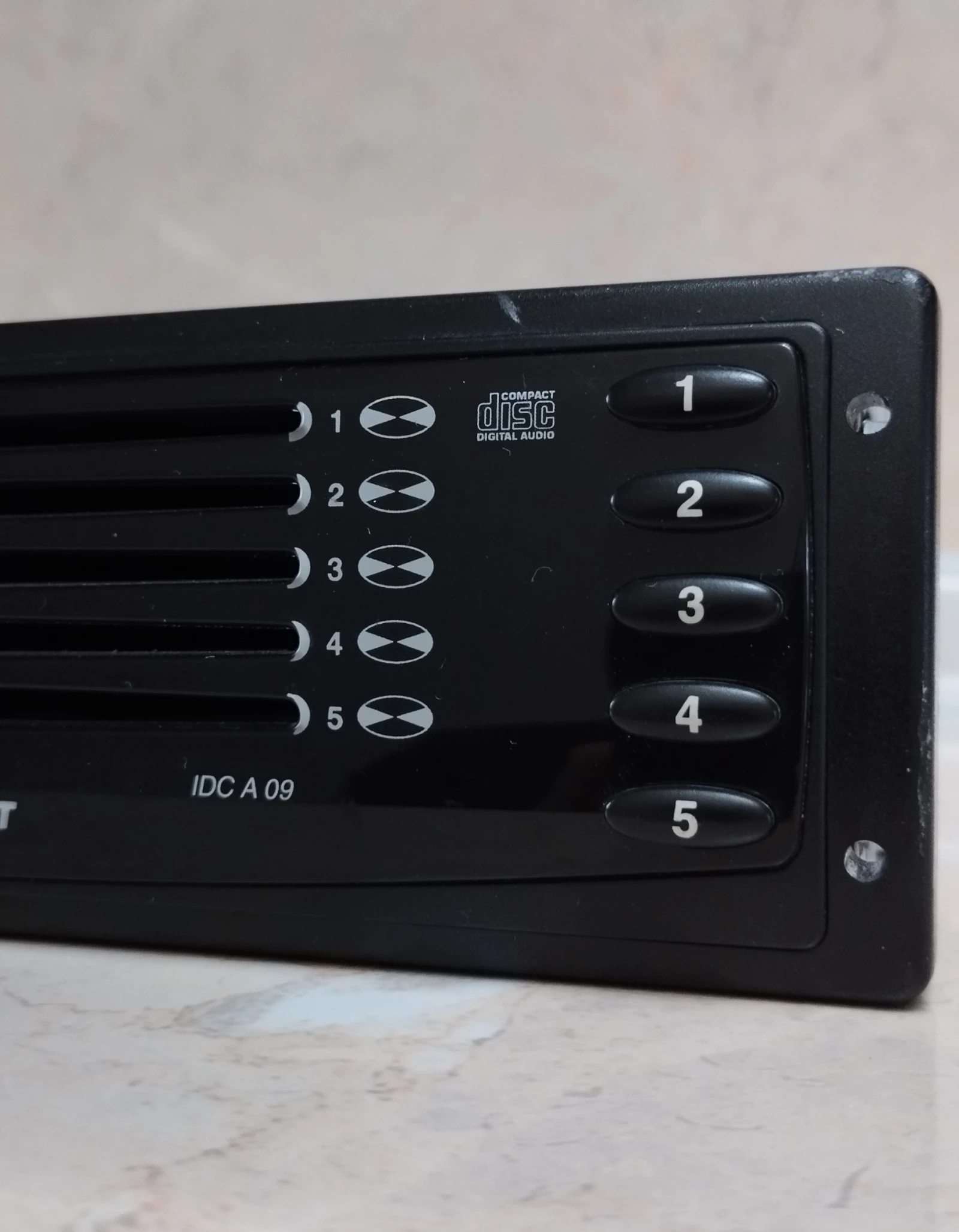 BLAUPUNKT IDC-A09 , 5-������ ������� �� ����� ��� ����� | Mobile.bg � ����������� 4