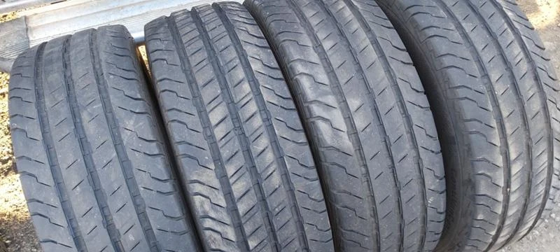 Гуми Зимни 225/65R16, снимка 2 - Гуми и джанти - 31141728