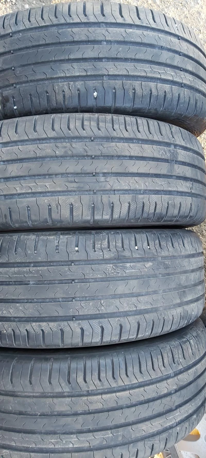 Гуми Летни 215/55R17, снимка 1 - Гуми и джанти - 31148271