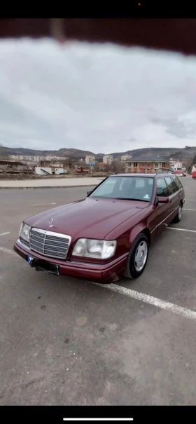 Mercedes-Benz 124 E220, снимка 3