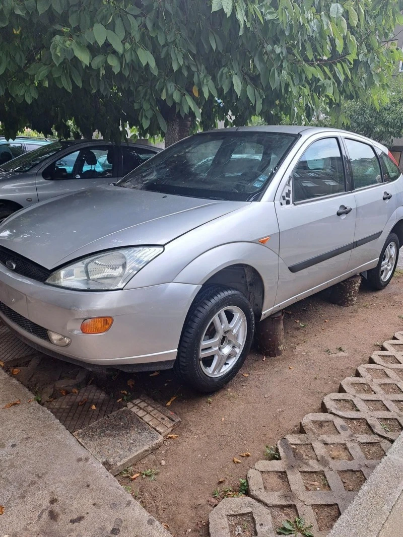 Ford Focus 1.6 Бензин, снимка 11 - Автомобили и джипове - 47105842