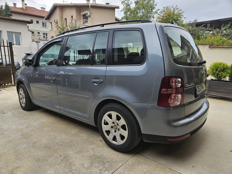 VW Touran, снимка 4 - Автомобили и джипове - 47560515