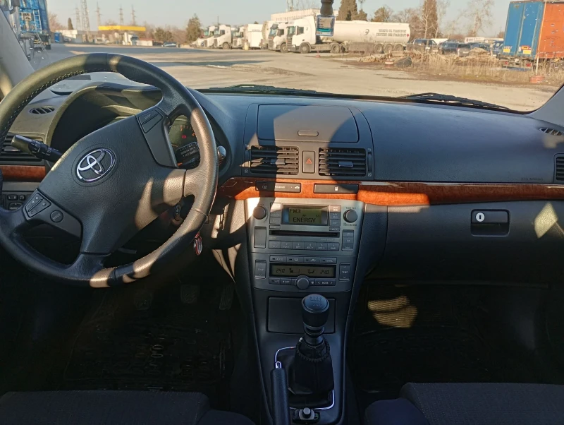 Toyota Avensis 2.2 D4D, снимка 17 - Автомобили и джипове - 49417287