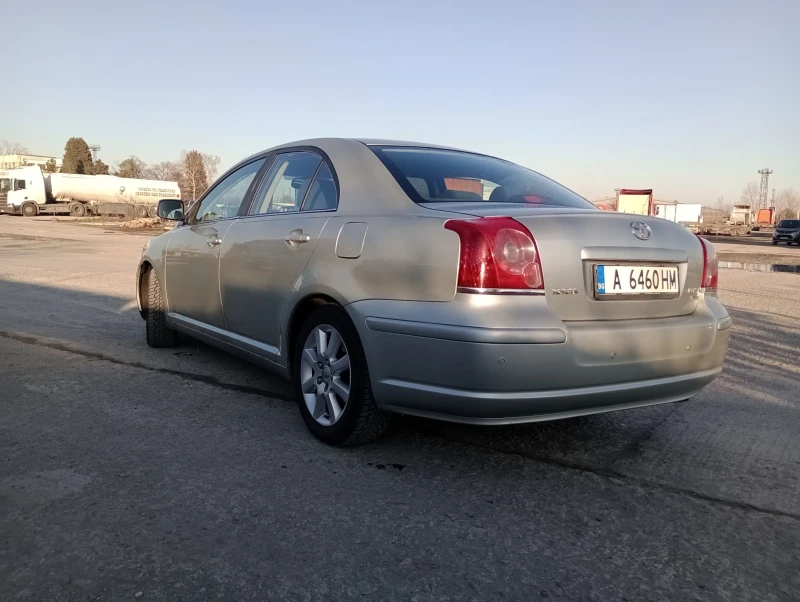 Toyota Avensis 2.2 D4D, снимка 11 - Автомобили и джипове - 49417287