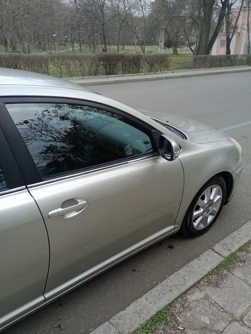 Toyota Avensis 2.2 D4D, снимка 7 - Автомобили и джипове - 49417287