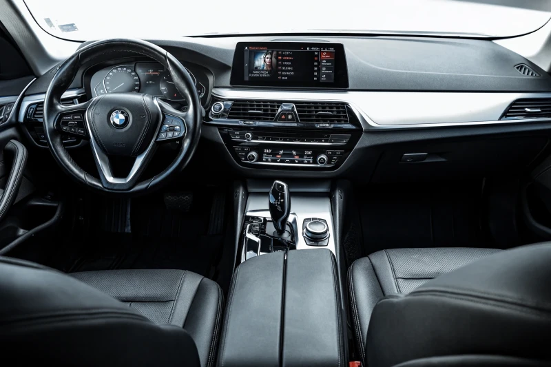 BMW 530 D TOURING, снимка 10 - Автомобили и джипове - 52388117