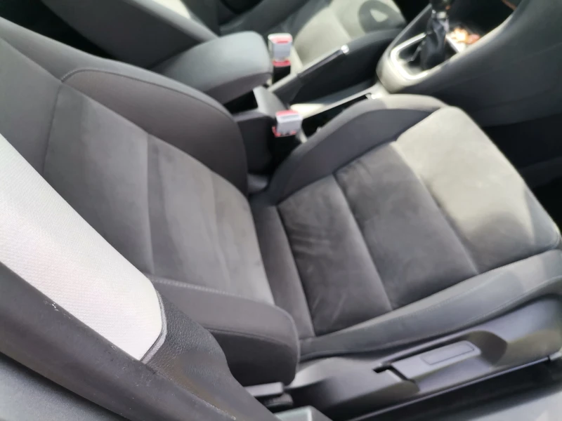 VW Golf 1.6, снимка 10 - Автомобили и джипове - 52304416