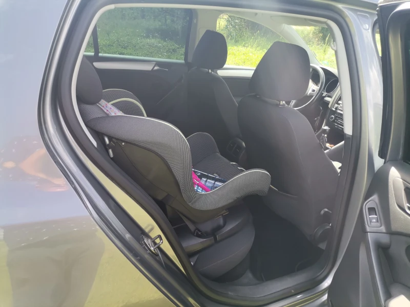 VW Golf 1.6, снимка 11 - Автомобили и джипове - 52304416