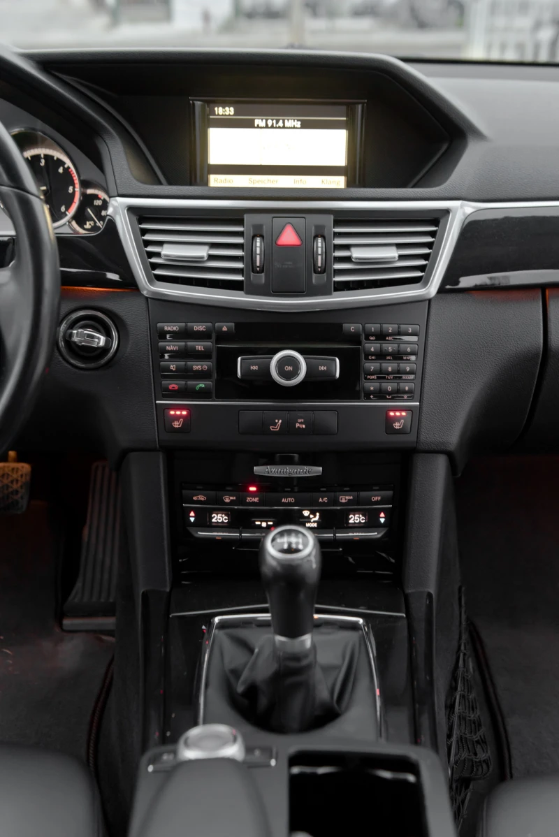Mercedes-Benz E 220 Cdi 6sk, снимка 15 - Автомобили и джипове - 51896292