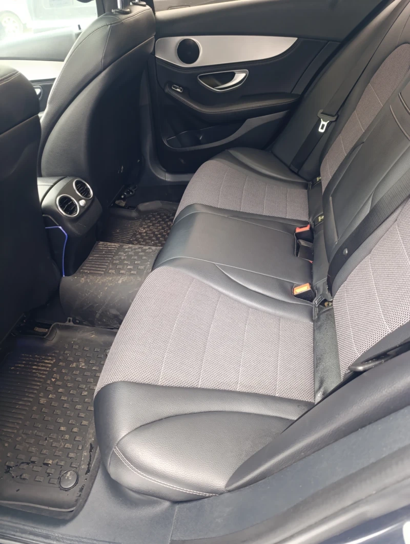Mercedes-Benz C 220, снимка 7 - Автомобили и джипове - 53191815