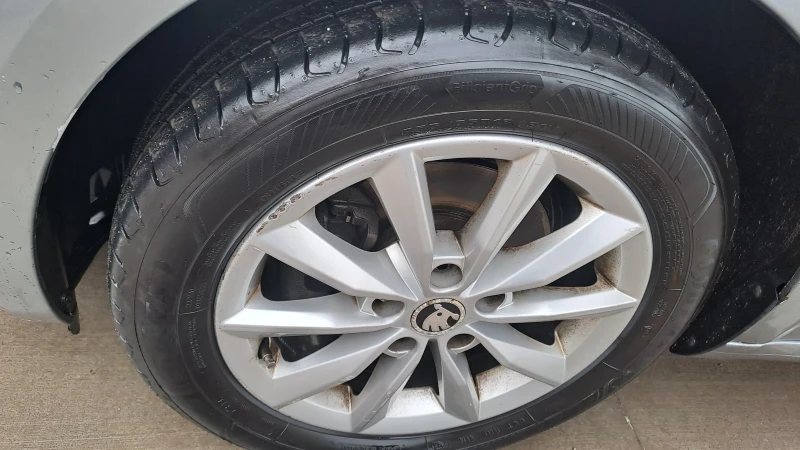 Skoda Octavia, снимка 10 - Автомобили и джипове - 53202201