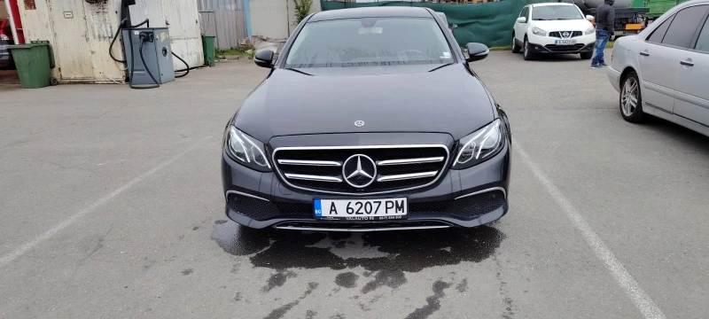 Mercedes-Benz E 220, снимка 3 - Автомобили и джипове - 53445704