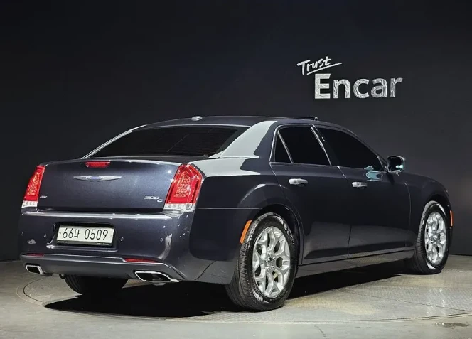 Chrysler 300c 3.6 AWD - изображение 2