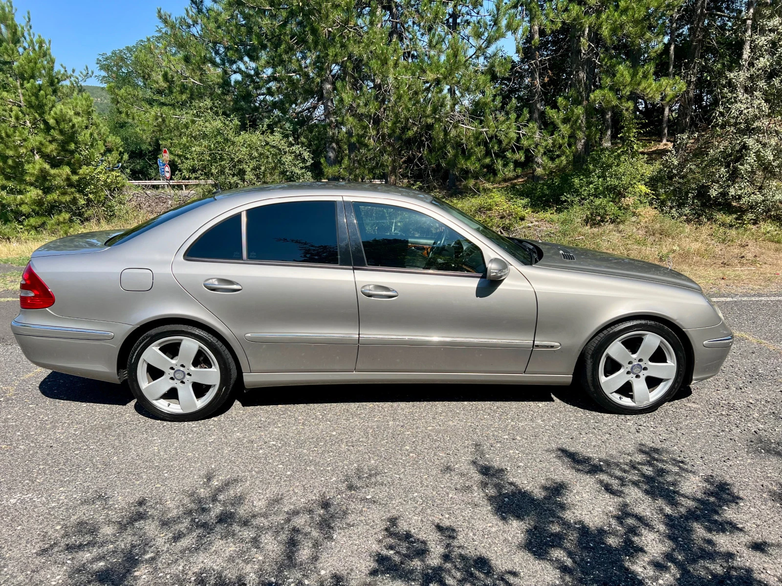 Mercedes-Benz E 270  - изображение 5