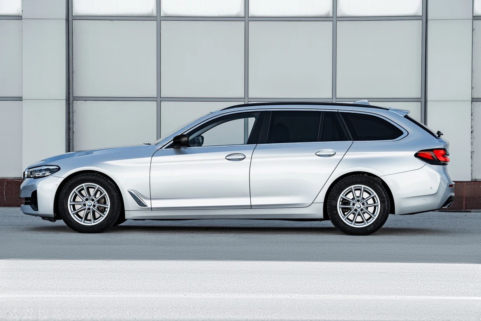 BMW 530 D TOURING - изображение 7
