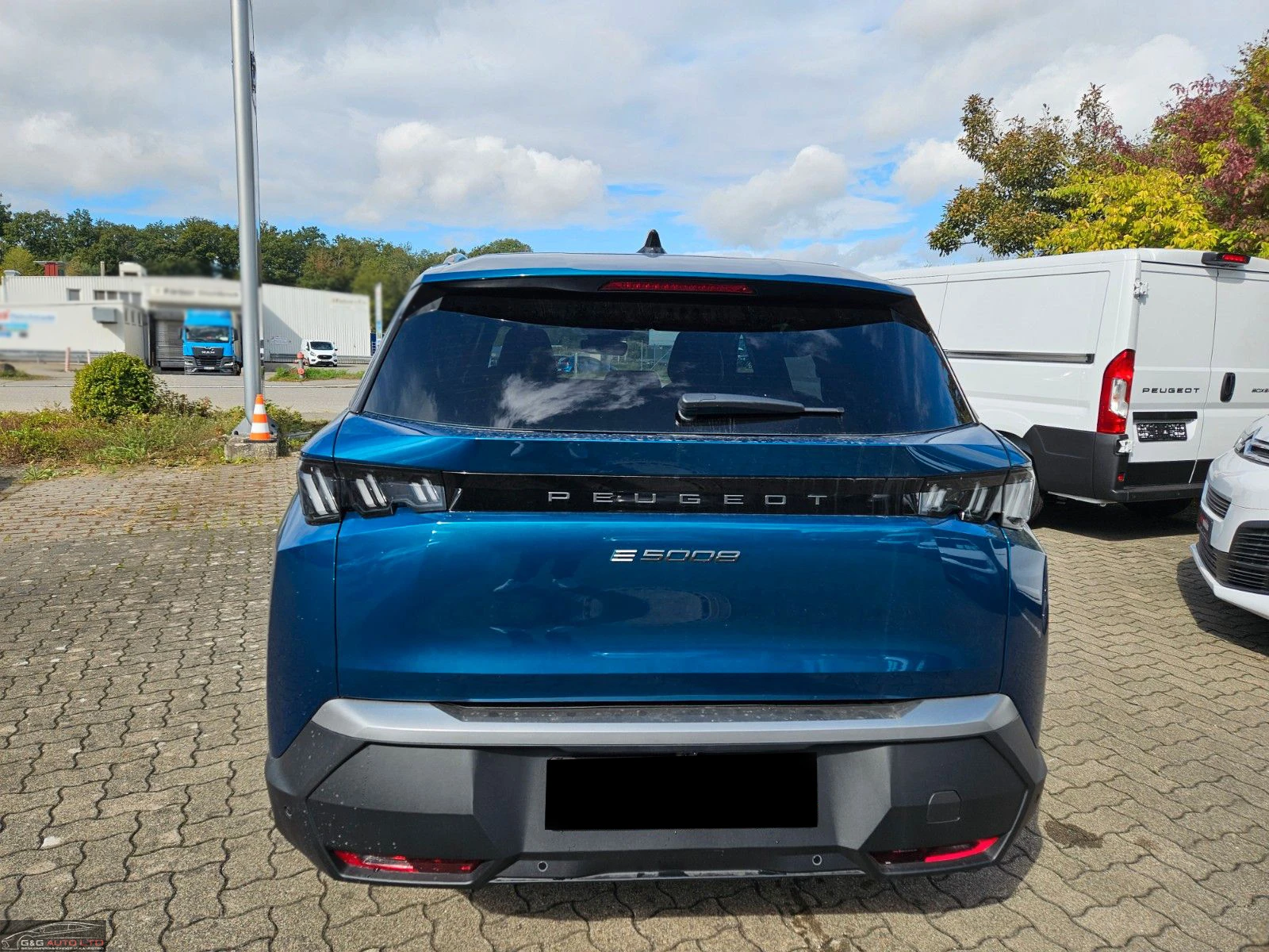 Peugeot 5008 E/ALLURE/213HP/PANO/AMBI/CARPLAY/LED/NAVI/180f - изображение 9
