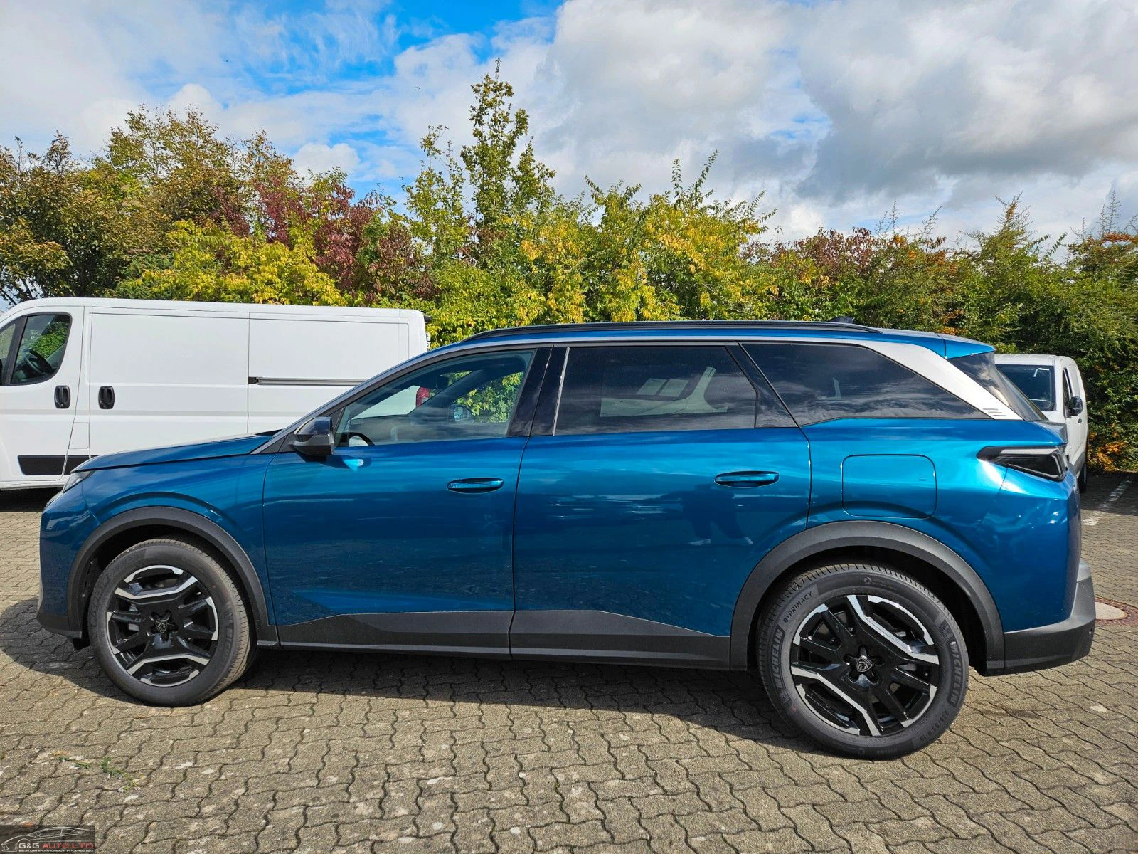 Peugeot 5008 E/ALLURE/213HP/PANO/AMBI/CARPLAY/LED/NAVI/180f - изображение 3