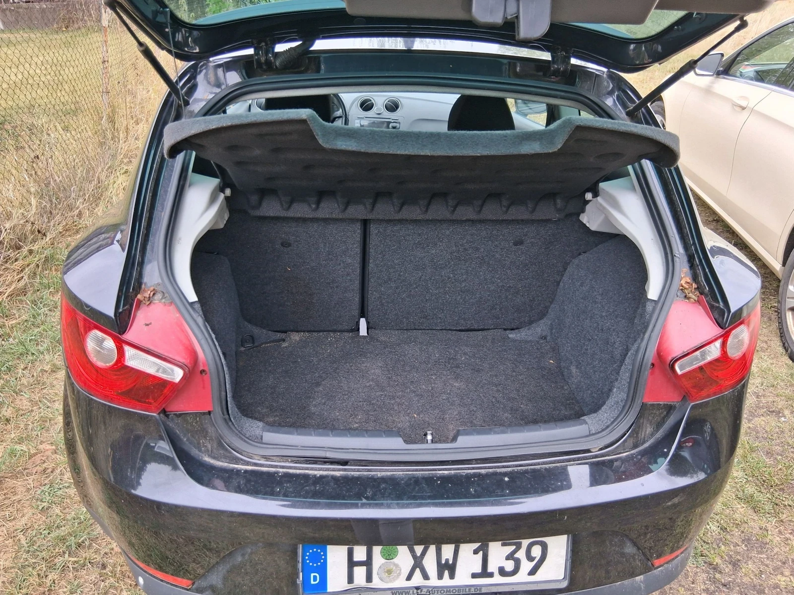 Seat Ibiza 1.6 тди 105коня Климатроник  - изображение 8