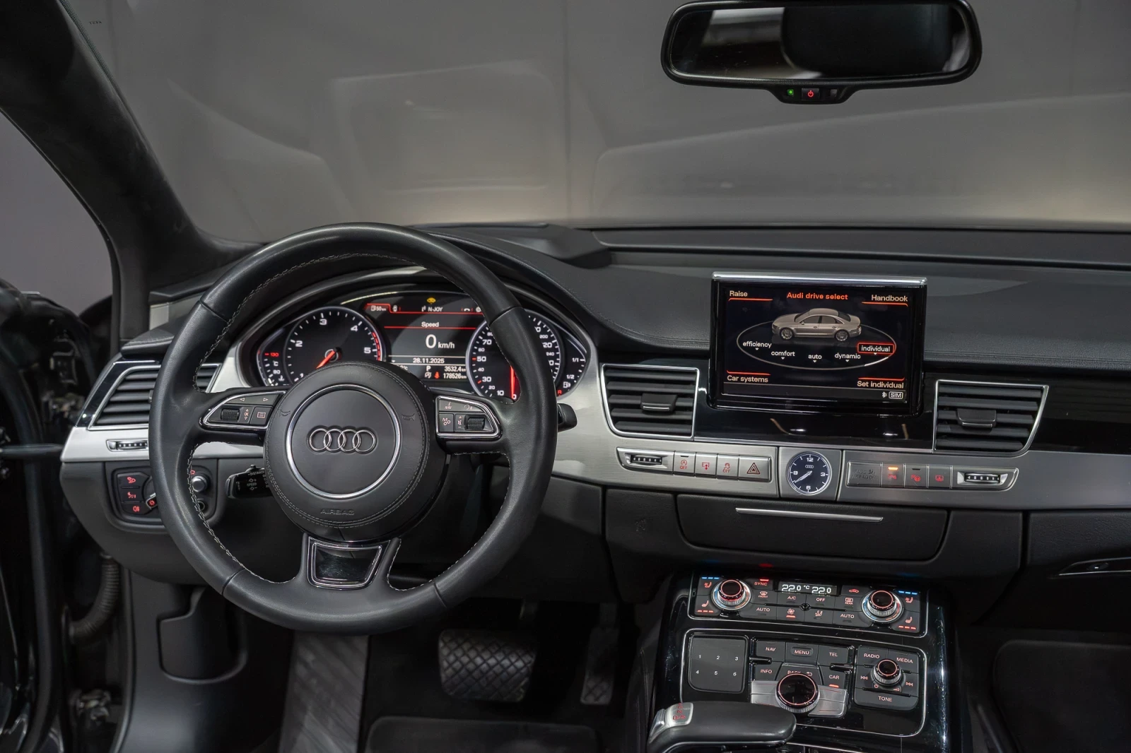 Audi A8 4.2 TDI /MATRIX /S8 OPTIC /HUD /NIGHT PACK /FULL  | Mobile.bg   9