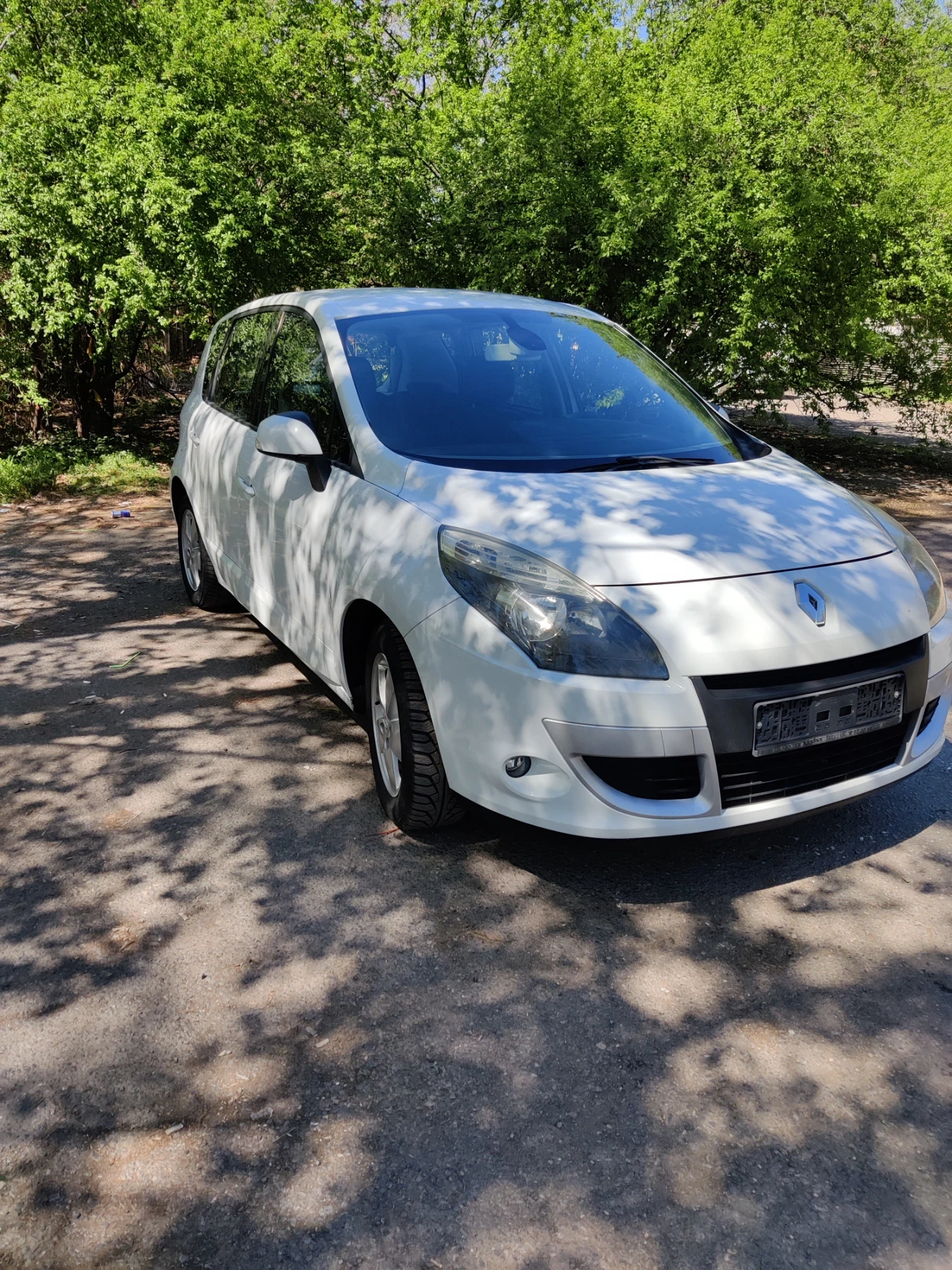 Renault Scenic 1.6LPG, снимка 3 - Автомобили и джипове - 53763076