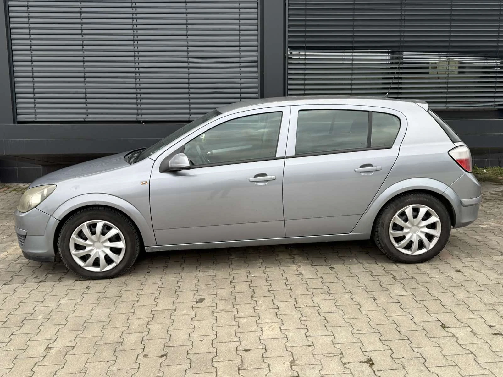 Opel Astra 1.7 CDTI, снимка 4 - Автомобили и джипове - 54058510