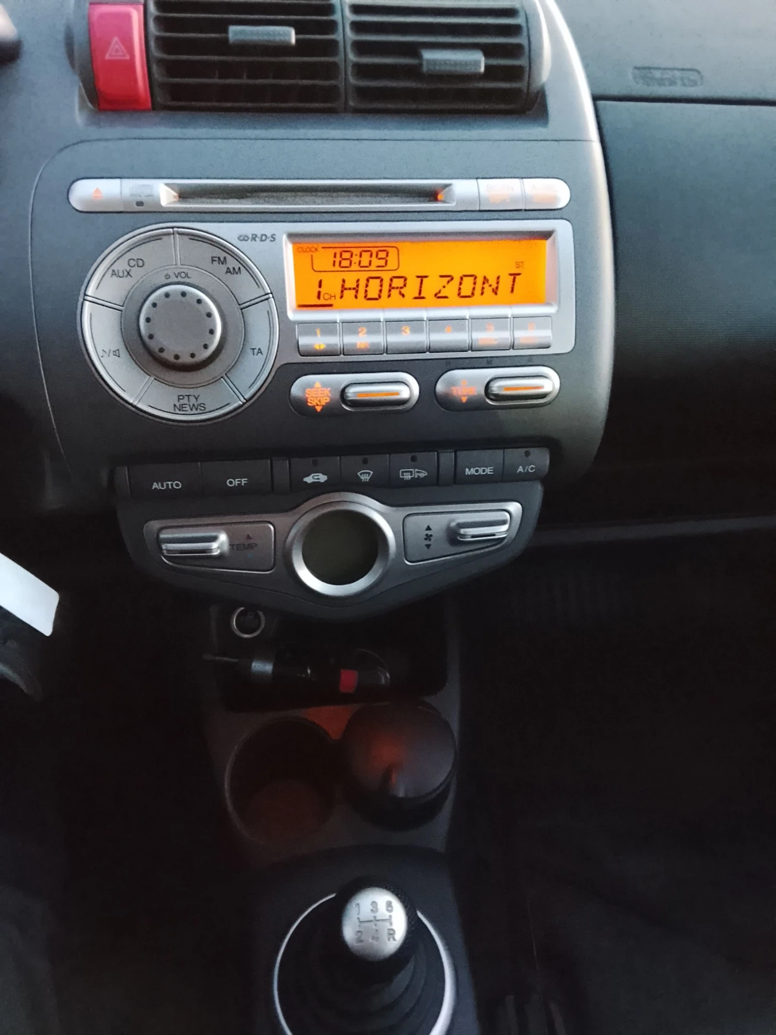 Honda Jazz 1.4/neu feis, снимка 10 - Автомобили и джипове - 54140398