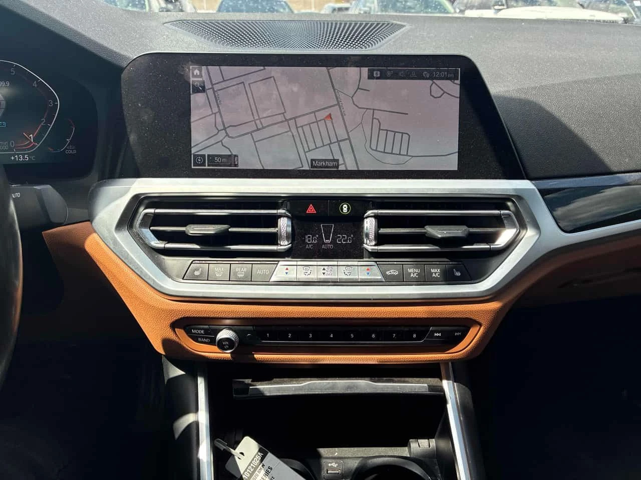 BMW 330 330i xDrive  CARFAX | Mobile.bg � ����������� 9