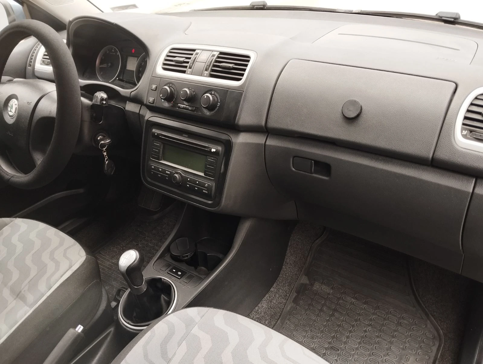 Skoda Fabia, снимка 12 - Автомобили и джипове - 54750562
