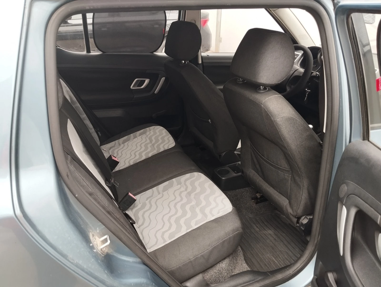 Skoda Fabia, снимка 9 - Автомобили и джипове - 54750562