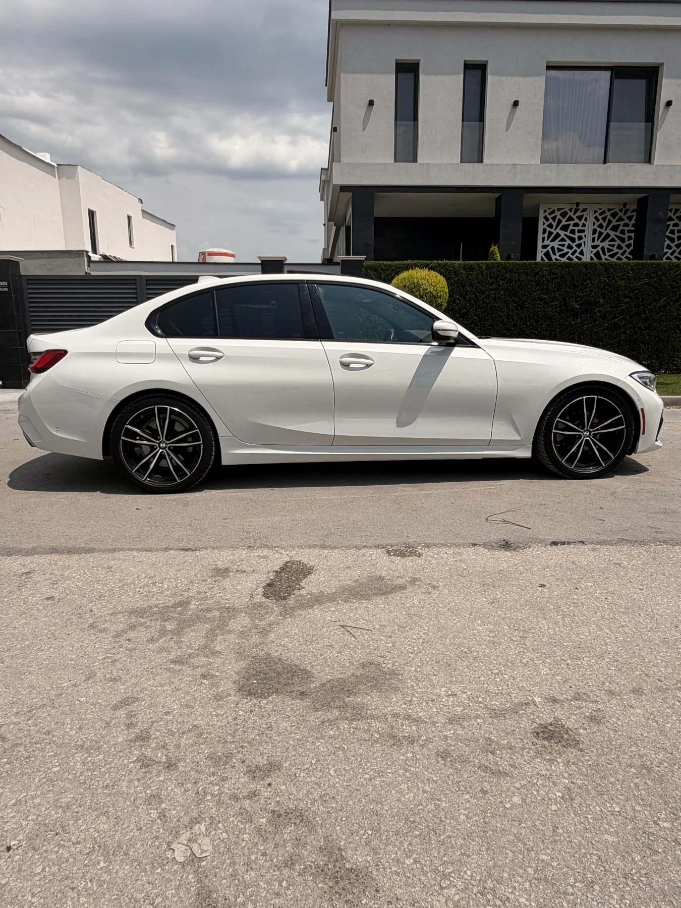 BMW 330 I XDrive , снимка 11 - Автомобили и джипове - 55134403