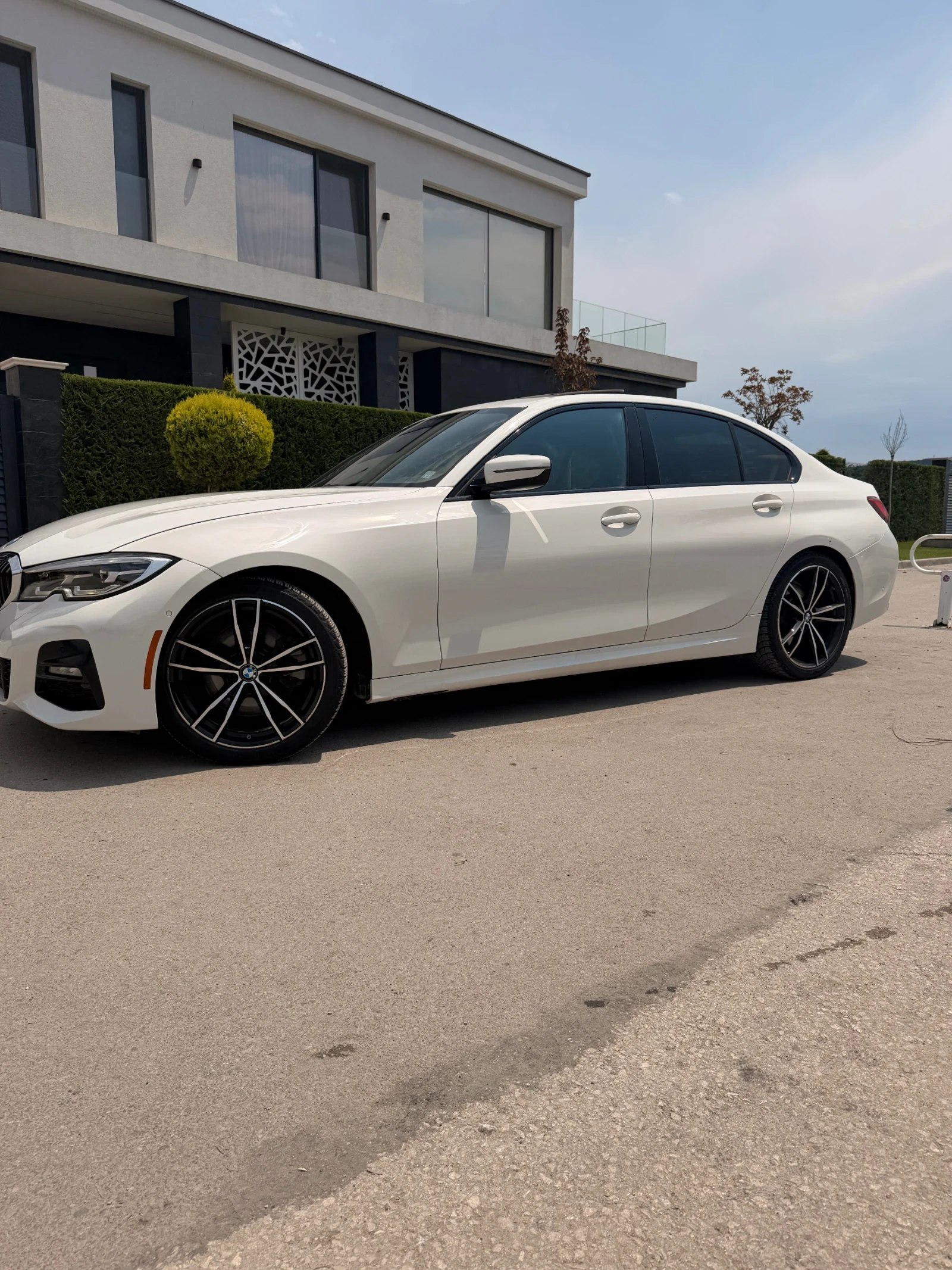 BMW 330 I XDrive , снимка 4 - Автомобили и джипове - 55134403