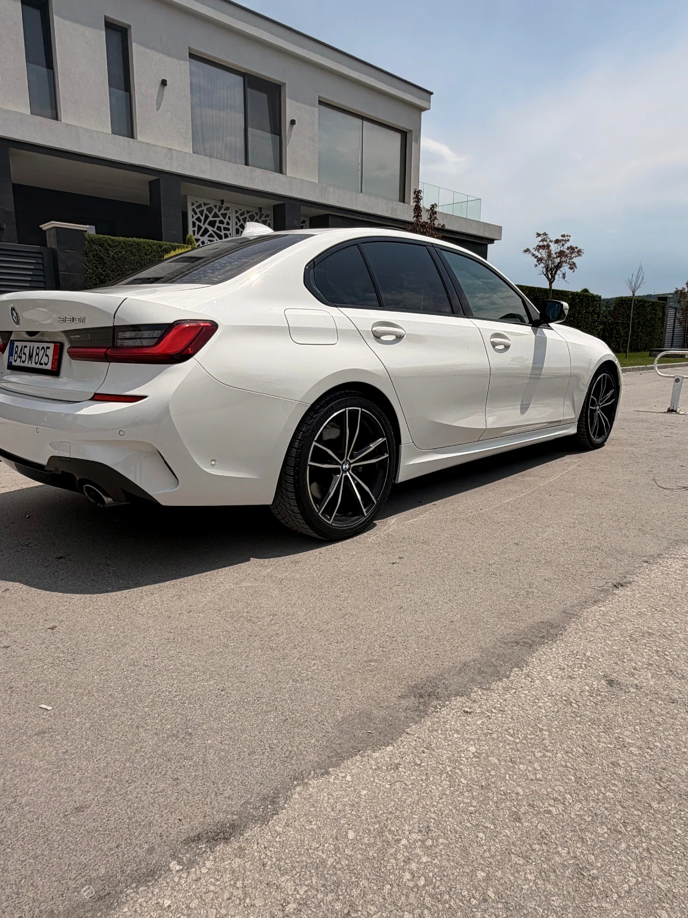 BMW 330 I XDrive , снимка 10 - Автомобили и джипове - 55134403