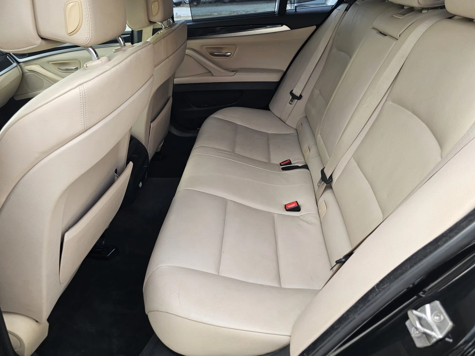 BMW 530 X drive/ Distronik, снимка 11 - Автомобили и джипове - 55333115