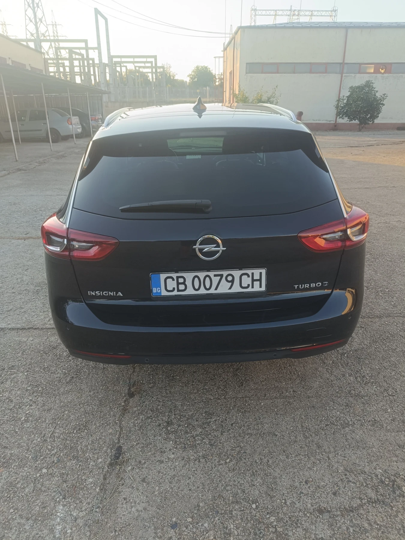 Opel Insignia, снимка 3 - Автомобили и джипове - 55494173
