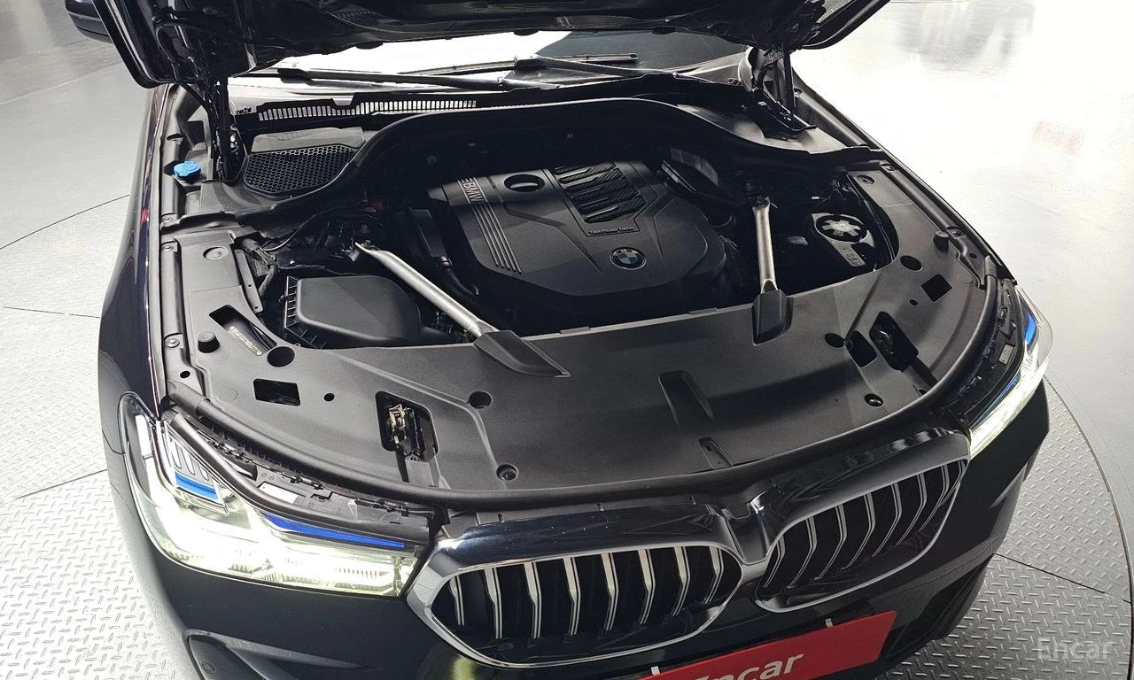 BMW 6 GT 630* M* SPORT* XDRIVE* ОБДУХВАНЕ* ДИСТРОНИК* ХЕДЪП, снимка 17 - Автомобили и джипове - 55576180