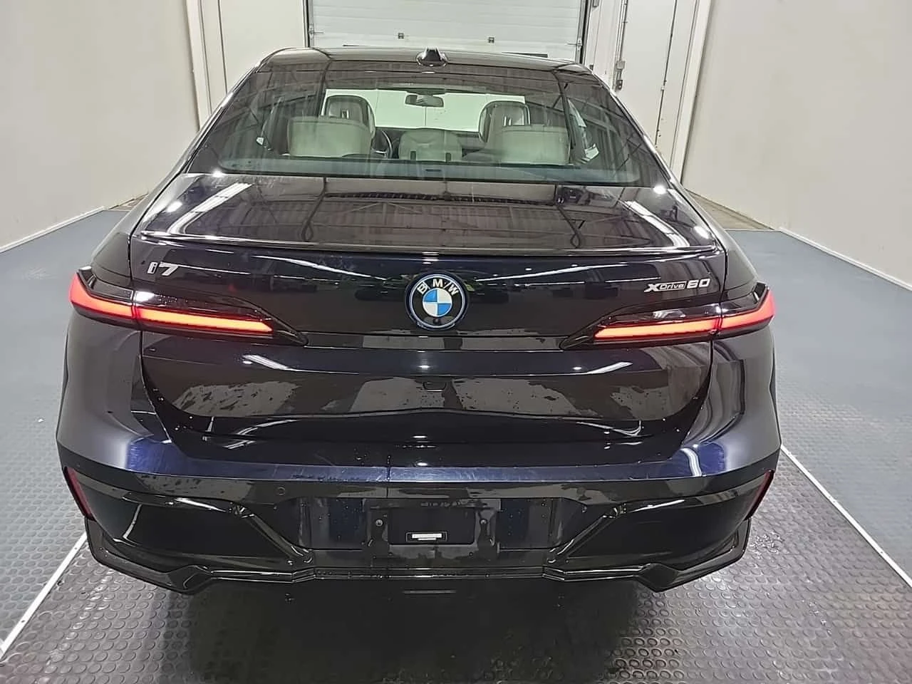 BMW i7 * XDRIVE60 * CARFAX * ЦЕНА ДО БГ, снимка 4 - Автомобили и джипове - 55629327