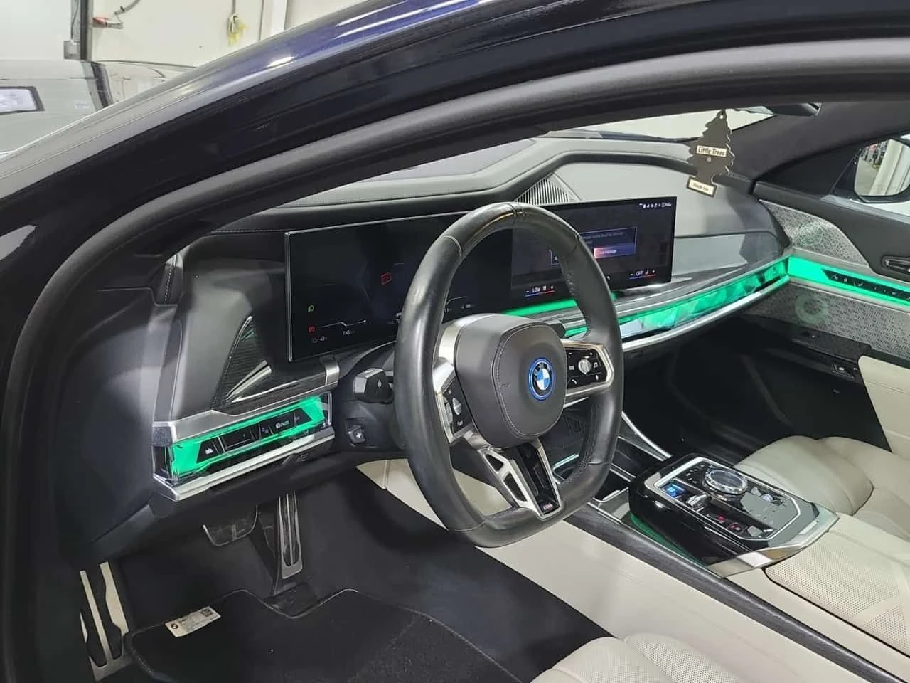 BMW i7 * XDRIVE60 * CARFAX * ЦЕНА ДО БГ, снимка 8 - Автомобили и джипове - 55629327