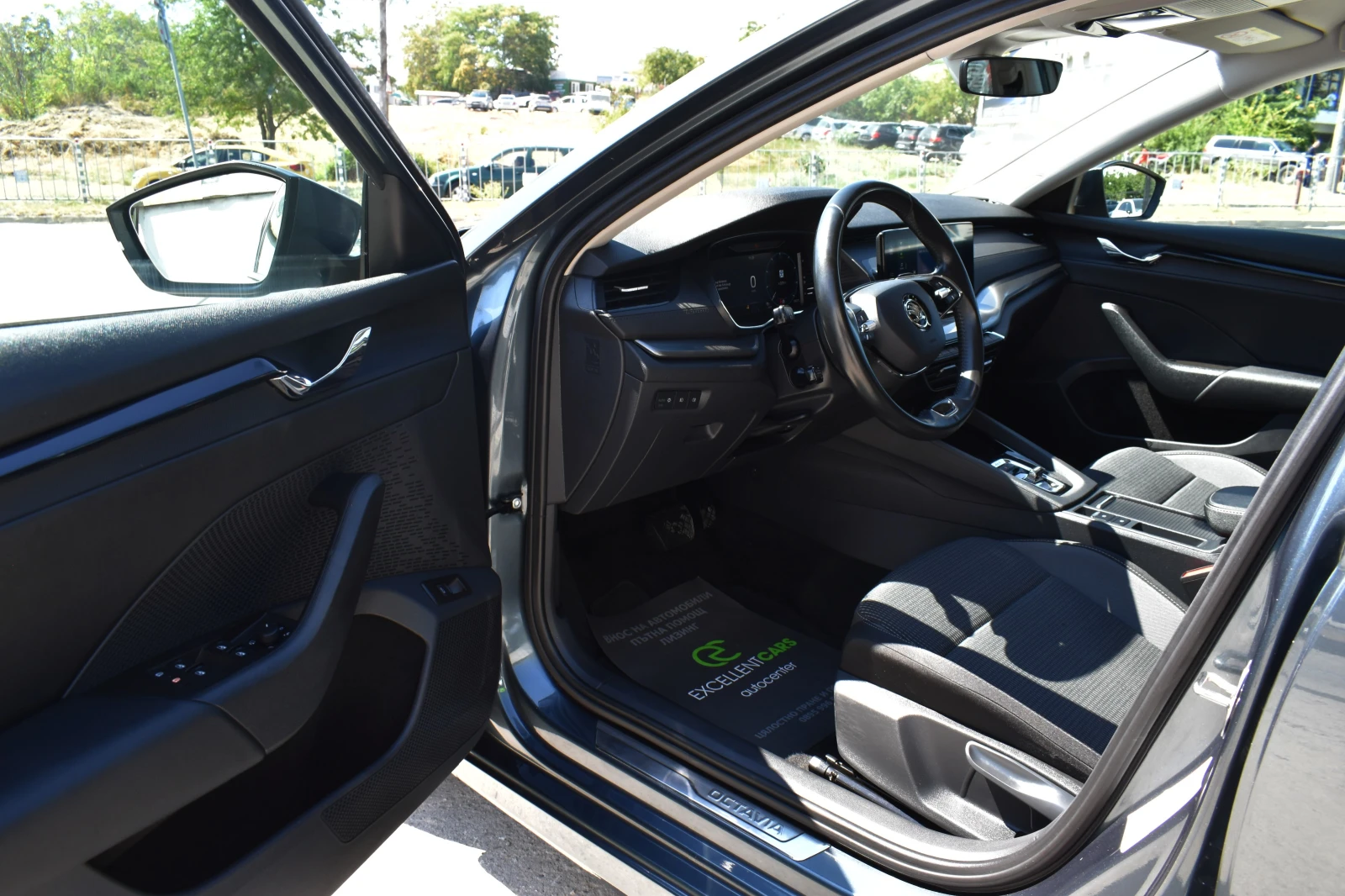 Skoda Octavia 2.0TDI* 4x4* DIGITAL, снимка 8 - Автомобили и джипове - 55888634