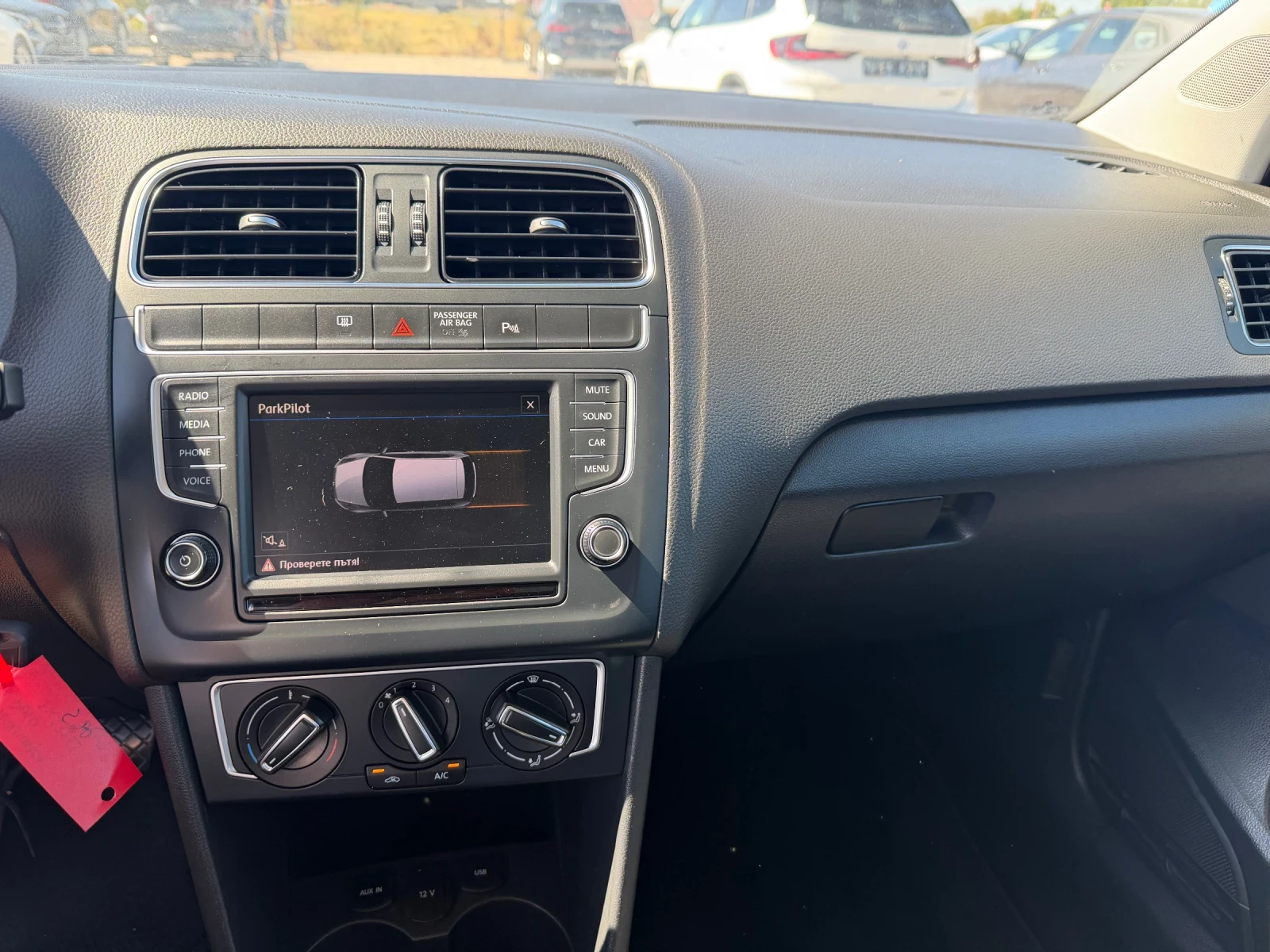 VW Polo 1.0 MPI(КАТО НОВА), снимка 14 - Автомобили и джипове - 56065798